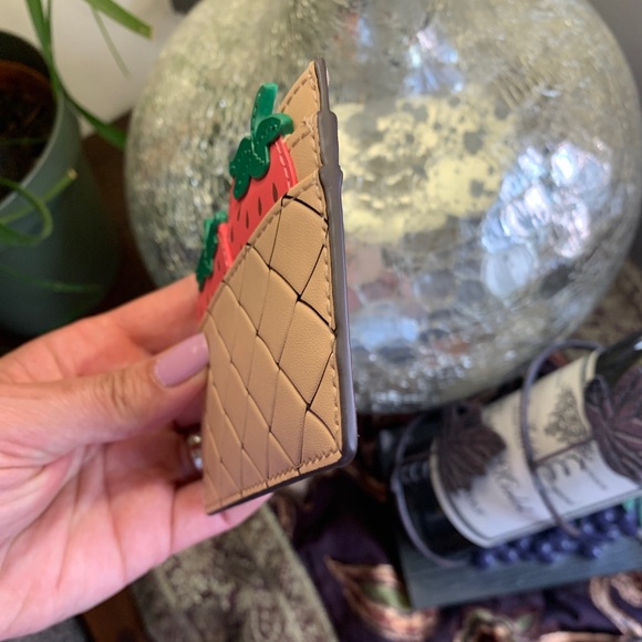 Authentic Kate Spade leather Strawberries card cs - Picture 9 of 11